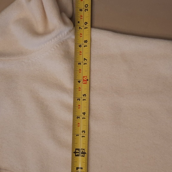 Classiques Entier off white 100% cashmere v neck sweater - Picture 3 of 5